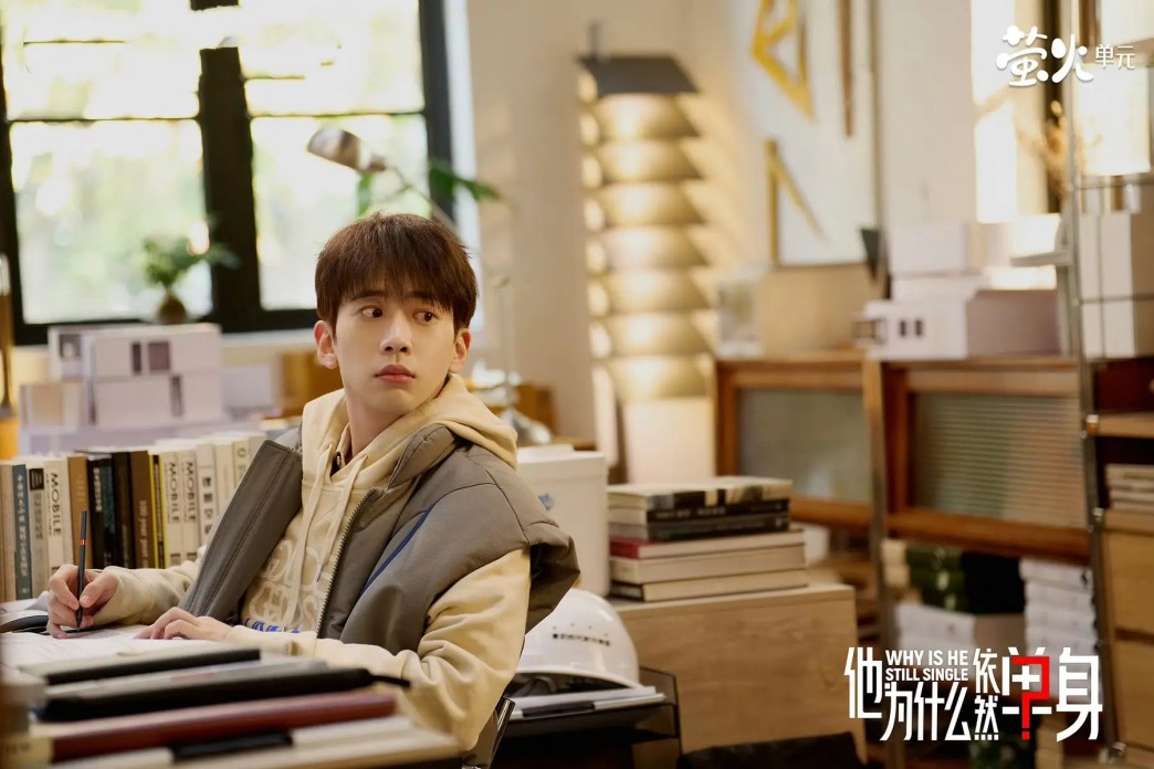 宋慧乔44岁庆生照似少女，离婚6年逆生长，75万镶钻腕表尽显奢华