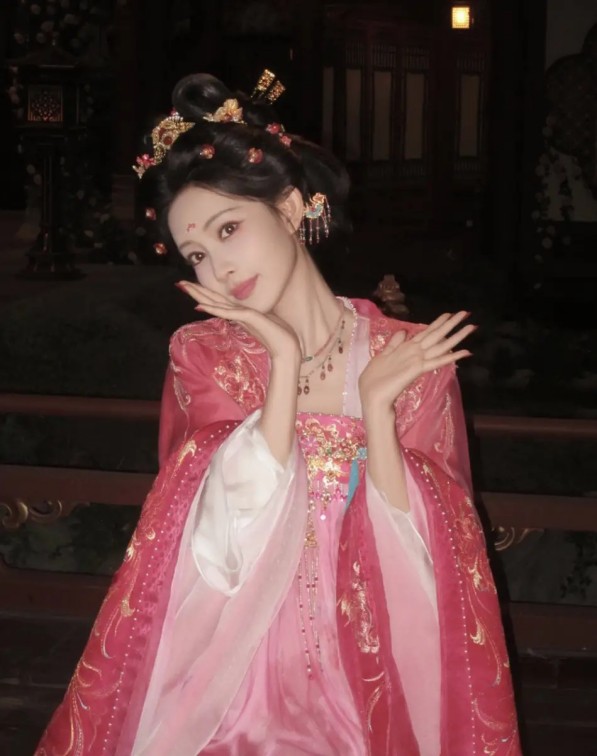 香港宏福苑火灾背后：竹制脚手架的争议与困局