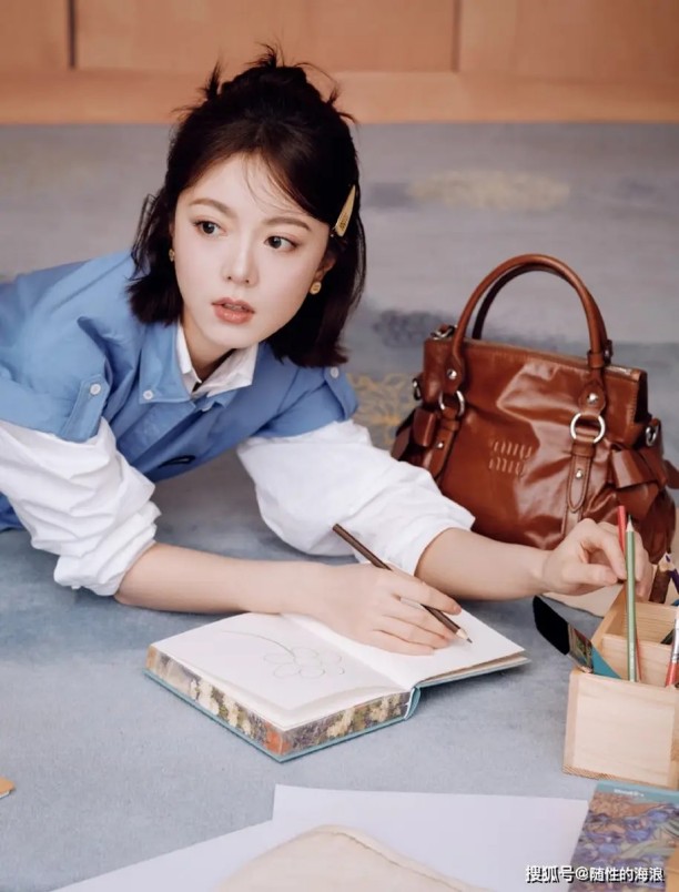 【AI100】这家公司第一次做手机，凭什么就能预售5000 万元？